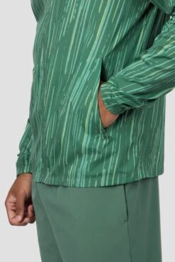 Vigour Print Windbreaker - Dolphin/Feather 15 Vigour Print Windbreaker - Dolphin/Feather -Montirex 1UcqoOaNJ4Lf82A8VN6LO 0Ueakl5hlh6U1iblLncU