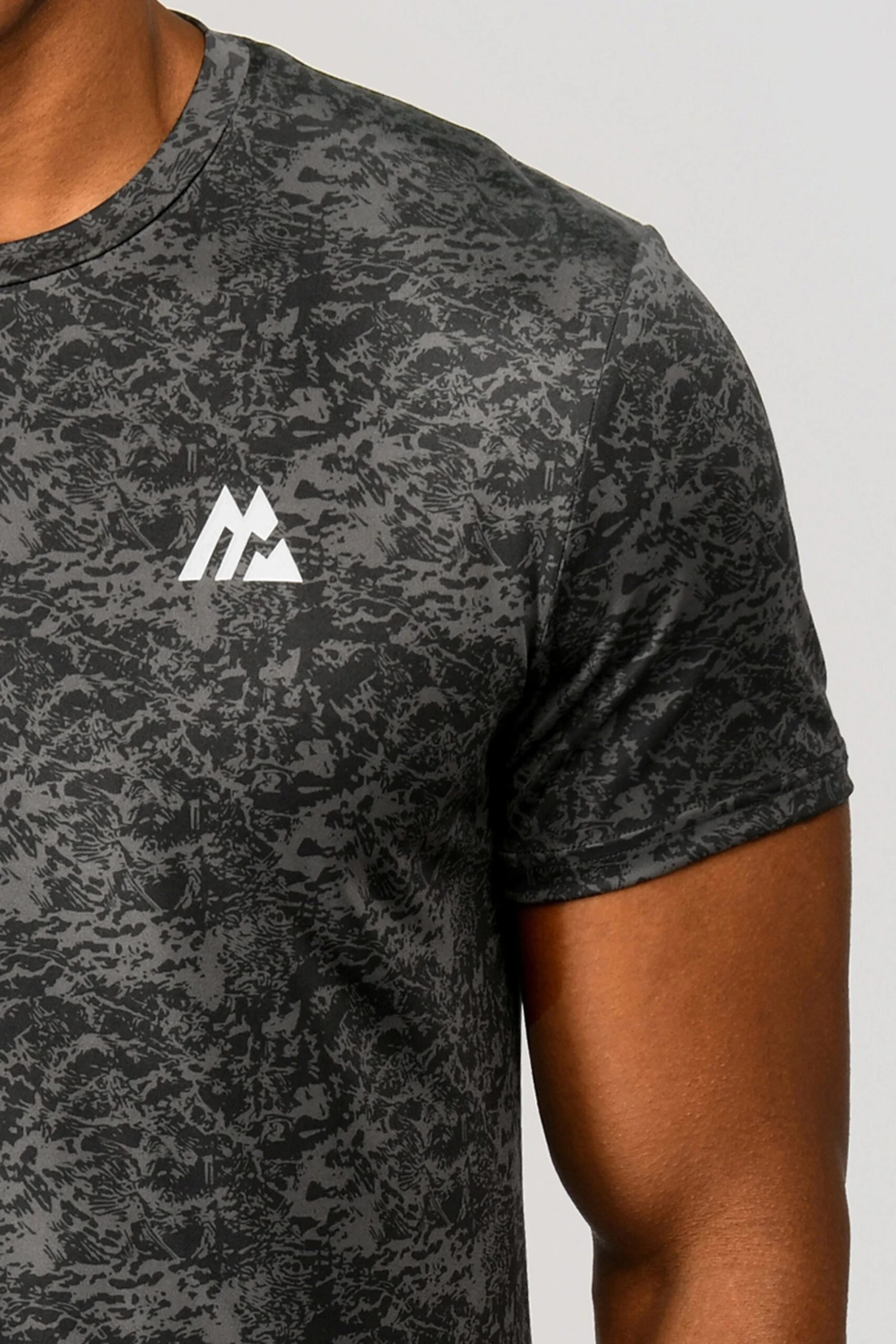Alto Printed T-Shirt - Jet Grey/Black 7 Alto Printed T-Shirt - Jet Grey/Black - Image 5