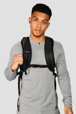 MTX 32L Duffle Bag - Black 17 MTX 32L Duffle Bag - Black -Montirex MTX 32L Duffle Bag Black close front body