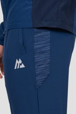 Trail Panel Running Pant - Navy Multi -Montirex TRAIL 2.0 PANT ESTATE BLUE SET SAIL TRUE NAVY logo detail